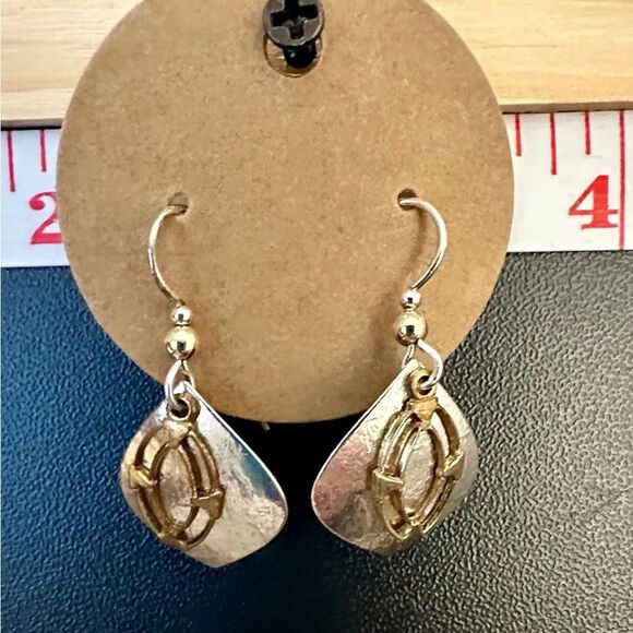 Elegant Two-Tone Drop Earrings - Picture 1 of 3